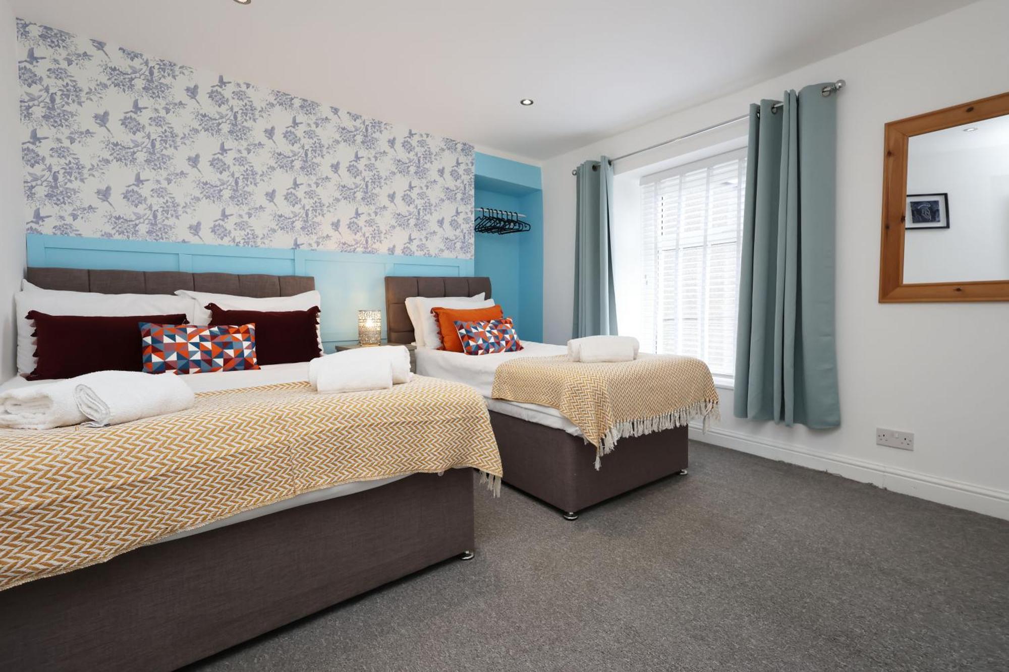 Viewing Deck, On-Street Parking, Tv In Every Room Swansea Exterior foto