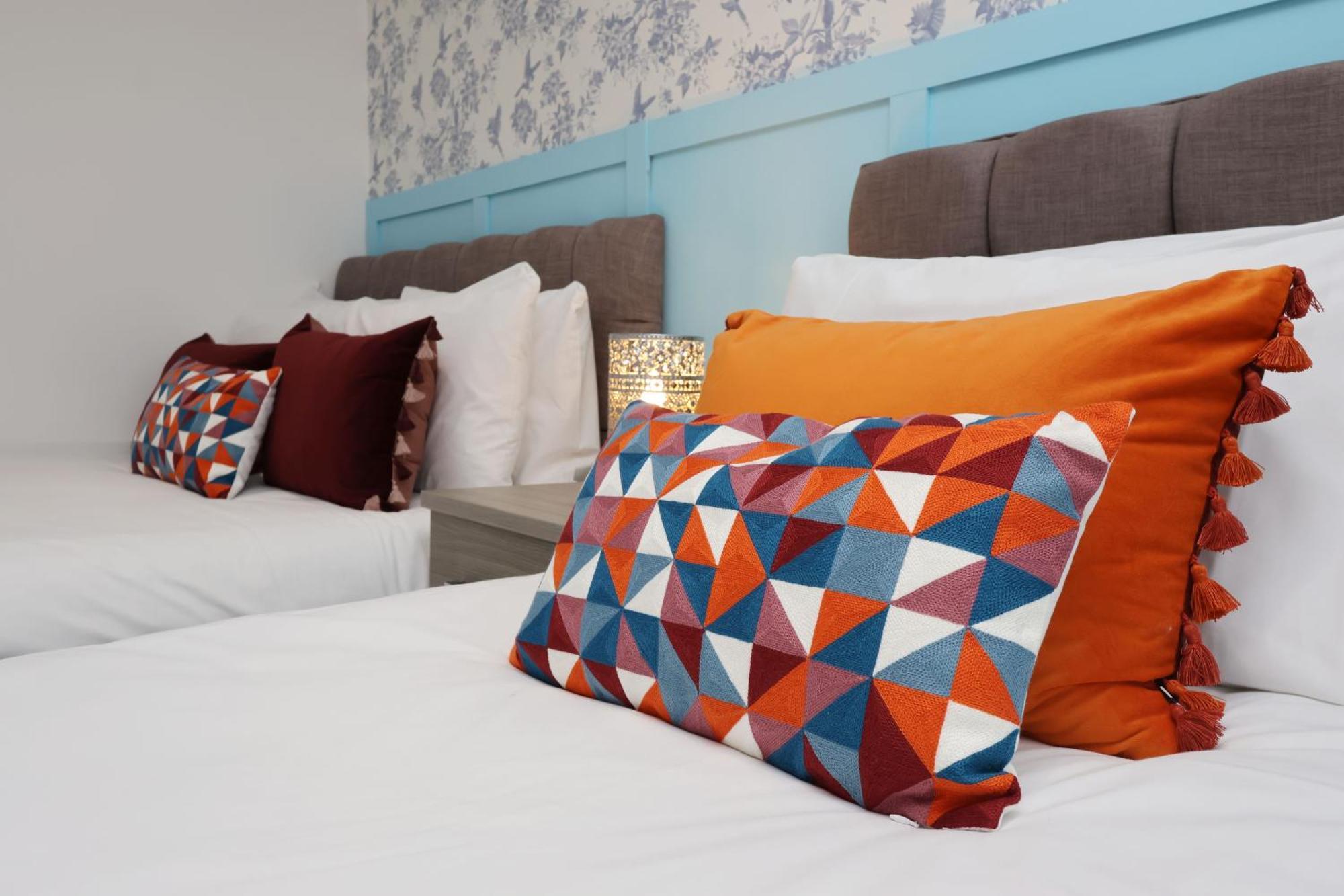 Viewing Deck, On-Street Parking, Tv In Every Room Swansea Exterior foto