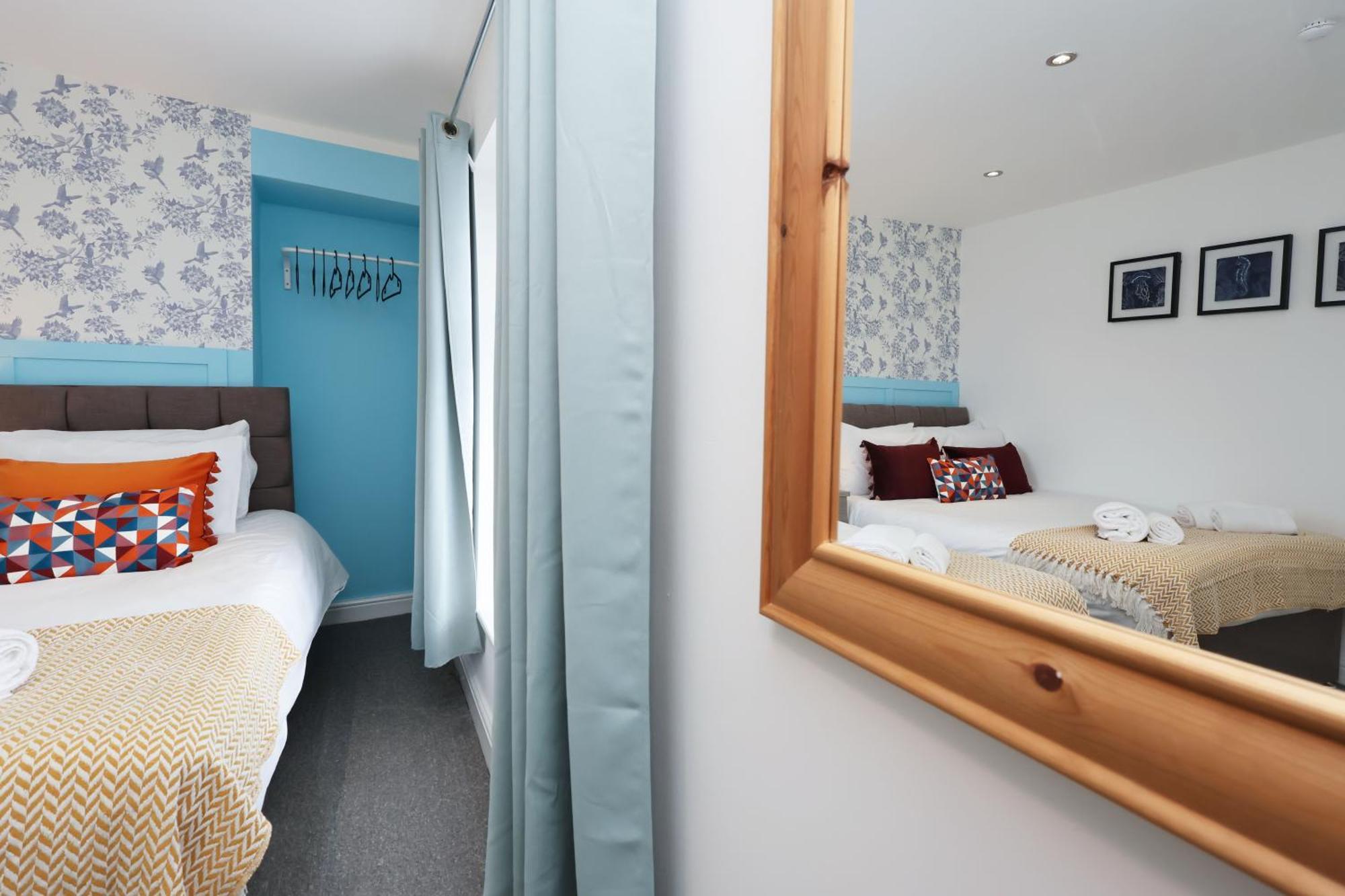 Viewing Deck, On-Street Parking, Tv In Every Room Swansea Exterior foto