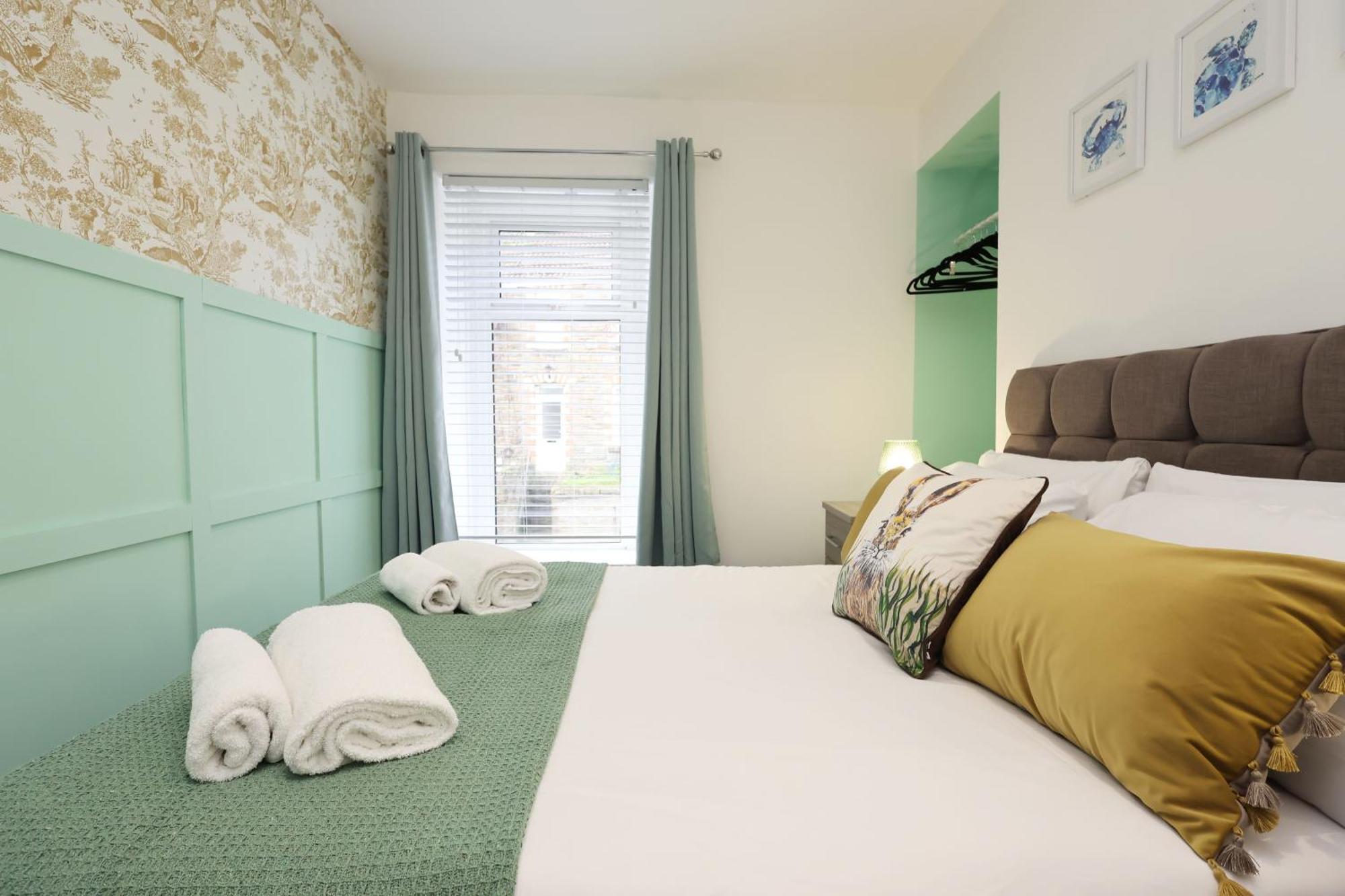 Viewing Deck, On-Street Parking, Tv In Every Room Swansea Exterior foto