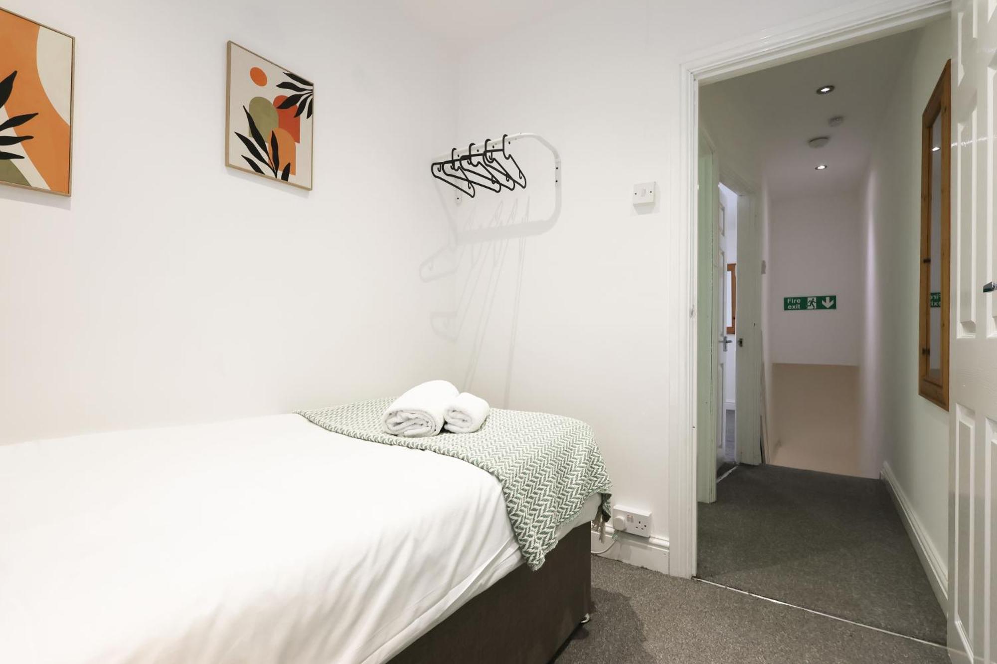 Viewing Deck, On-Street Parking, Tv In Every Room Swansea Exterior foto